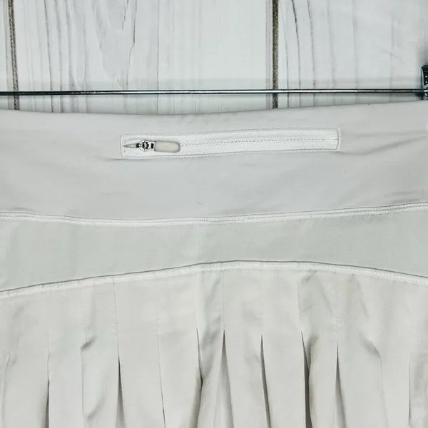 Lululemon Circuit Breaker Skirt Women’s Size 6 Regular Pleated Skort Pale Gray - Image 6