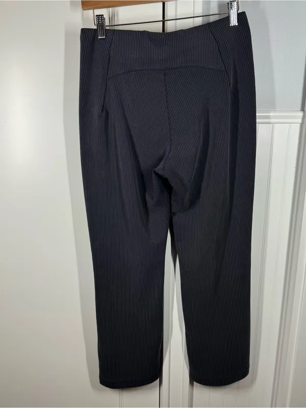 Lululemon Ribbed‎ Softstreme Zip-Leg High-Rise Cropped Pant 25" black size 8 - Image 4