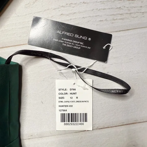 NWT - Alfred Sung - Women’s Hunter Green Cap Sleeve Cocktail Dress - Size 12 - Image 9