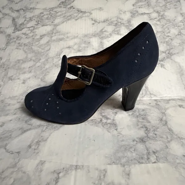 Re-Mix Vintage Footwear Cloche‎ T-straps in Navy Suede/Black Patent, Size 6 - Image 9
