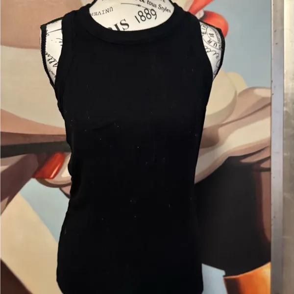 Amazon Sleeveless stretchy Black Ribbed Tank Top L/XL - Image 4