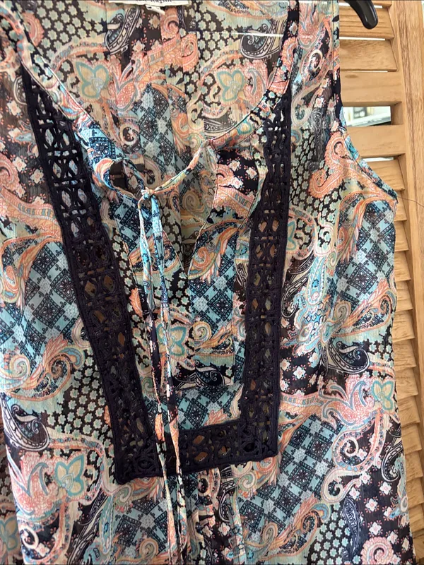 Black Rainn Paisley Tie-Front Sheer Sleeveless Tunic Large - Image 2