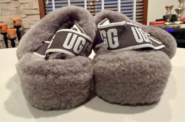 UGG | Women's Fluff Yeah Slide slippers. Size: 9 - Image 6