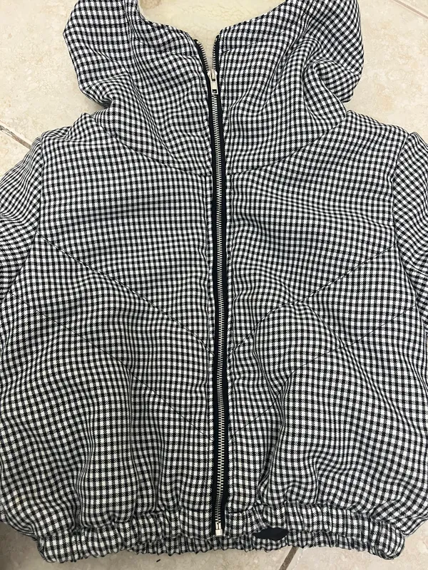 The Keir Puffer Jacket Black and White with Hood Size M/L - Image 10