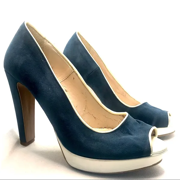 Love Made In Italy Blue Suede Peep-Toe Pumps With White Leather Trim (40) - Image 2
