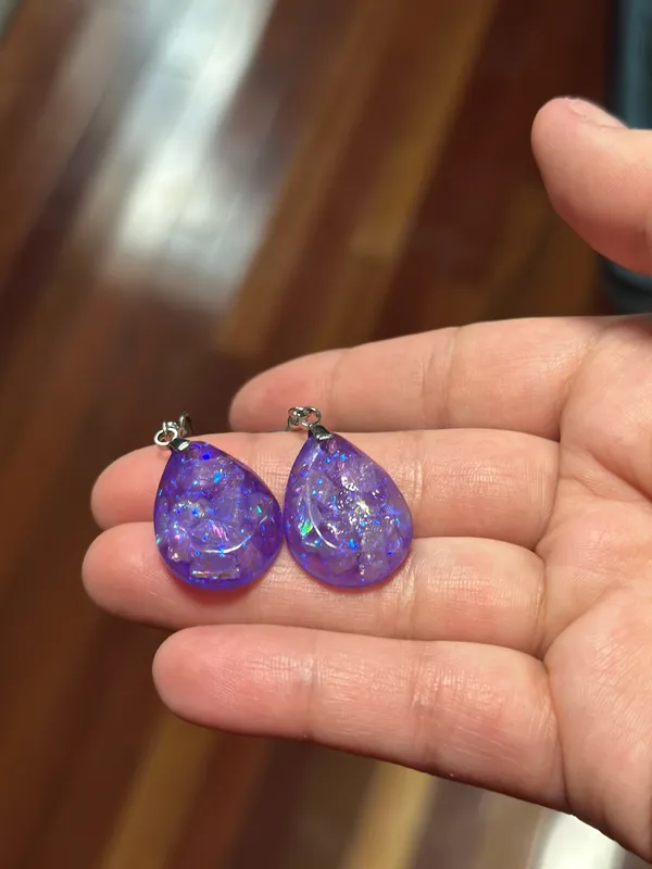 Purple handmade resin earrings - Image 7