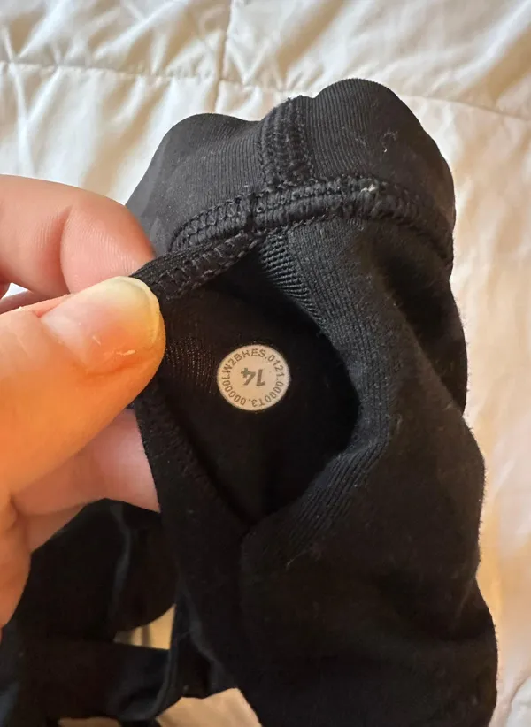 Lululemon Energy Bra Size 14 Black Camo - Image 4
