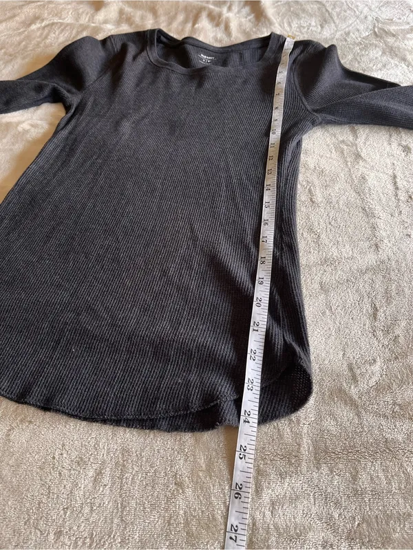 Old Navy Charcoal Gray Long Sleeve Comfy Waffle Print Thermal Women’s Top Shirt Sz S EUC - Image 6