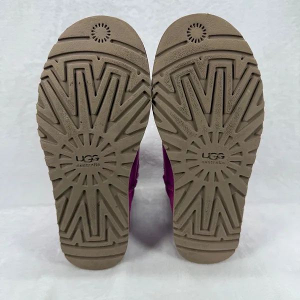 UGG Mini Boots Suede Leather Sheepskin‎ Lined SugarPlum Women's Size 6 - Image 8