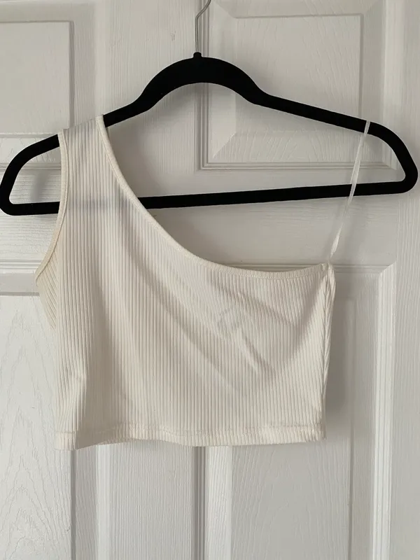 Trendy Two Piece - Image 4