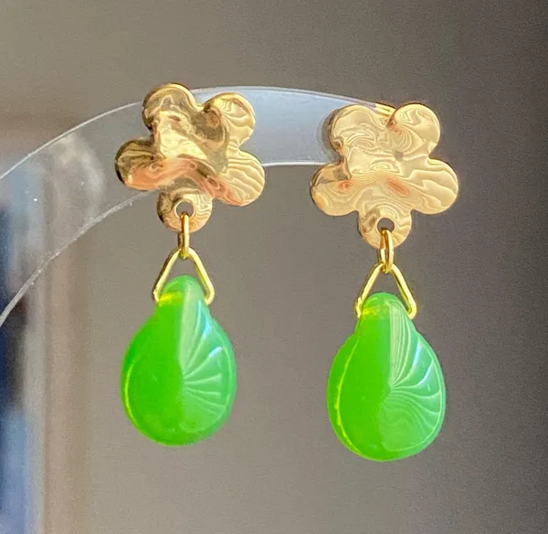 Handmade green opal teardrop Czech glass beads & gold tone stainless steel flower dangle earrings - Image 2