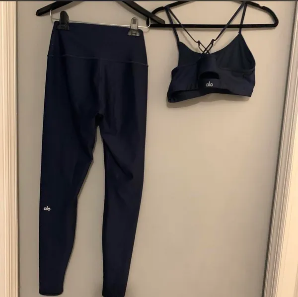 ALO Yoga Navy Set - Image 6