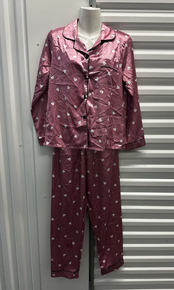 Silky pink pajama set with heart pattern. New Size M Size M - Image 2