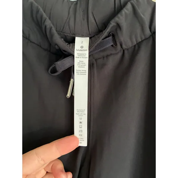 Lululemon Black Pants Size 2 Drawstring Travel Lounge Athletic NWOT - Image 10