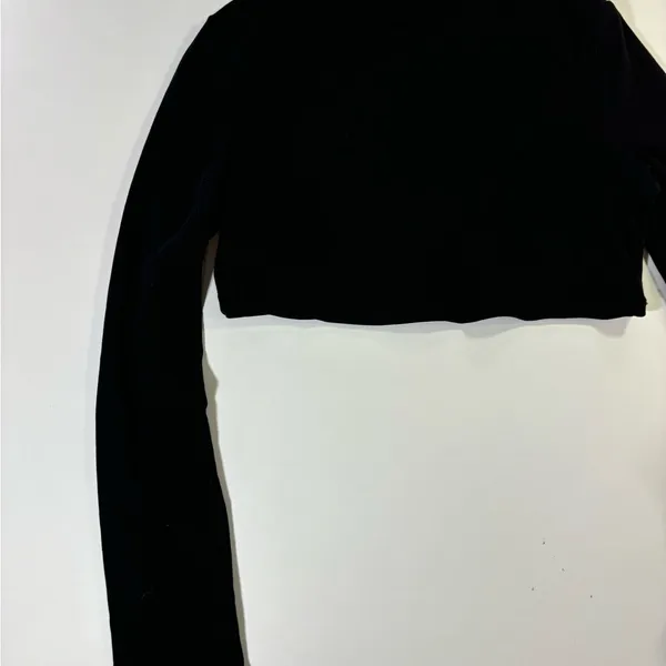 Black Long Sleeve Crop Top - Image 3