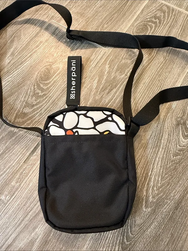 Sherpani Rogue mini crossbody bag Magnolia pattern EUC w/ RFID - Image 4