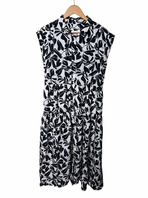 By Anthropologie Tiered Shirt Dress Size Medium - Image 4