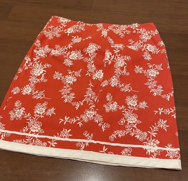 Ann Taylor Loft Red white floral pencil skirt - Image 4
