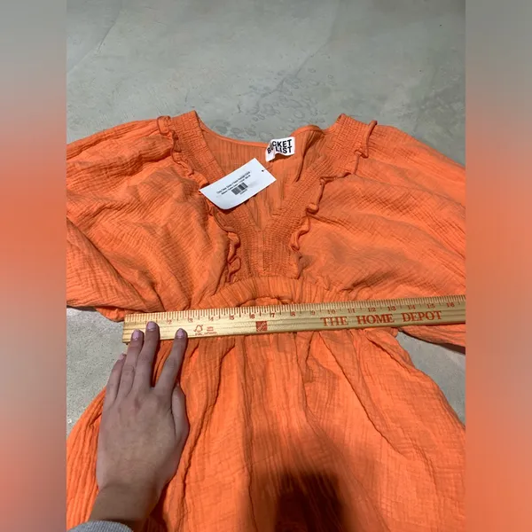 Bucket list only clear skies v-neck romper coral medium NWT - Image 6
