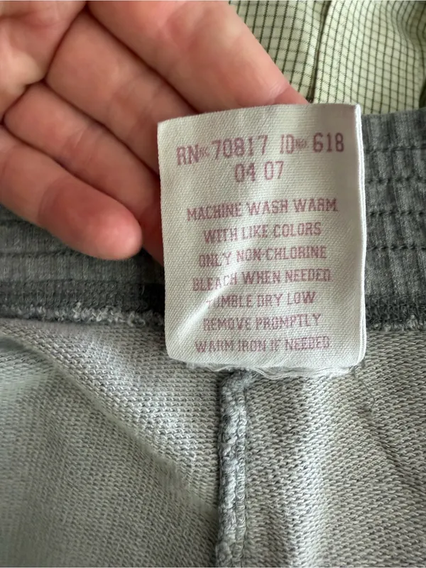 VTG Y2K Victoria's Secret PINK grey "Team Pink" low-rise booty shorts large. - Image 6