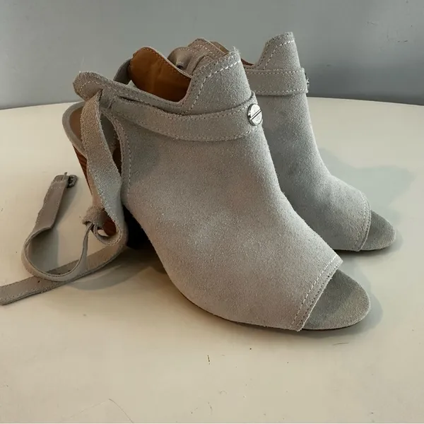 Cream‎ Peep-Toe Heels Joe's Jeans size 8 - Image 4