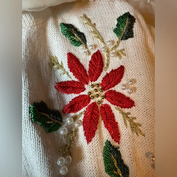 VINTAGE Victoria Jones White Embroidery Christmas Cardigan size L - Image 12
