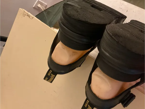 Dr. Martens women black leather platform Blaire platform Blaire sandals US 7 - Image 12