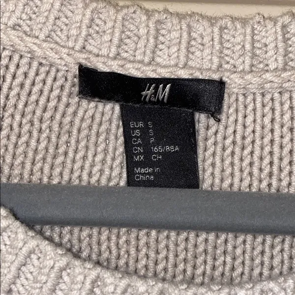 H&M Cream Knit Sweater Women's Small - Image 2