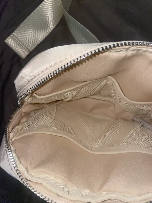 Parelel Everywhere Belt Bag 1L, White Opal - Image 3