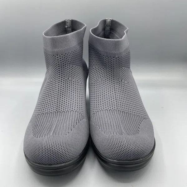 Bernie Mev Doll Womens Heels Boots‎ Gray Sz 9 Stretchy Knit Upper Cushioned - Image 2