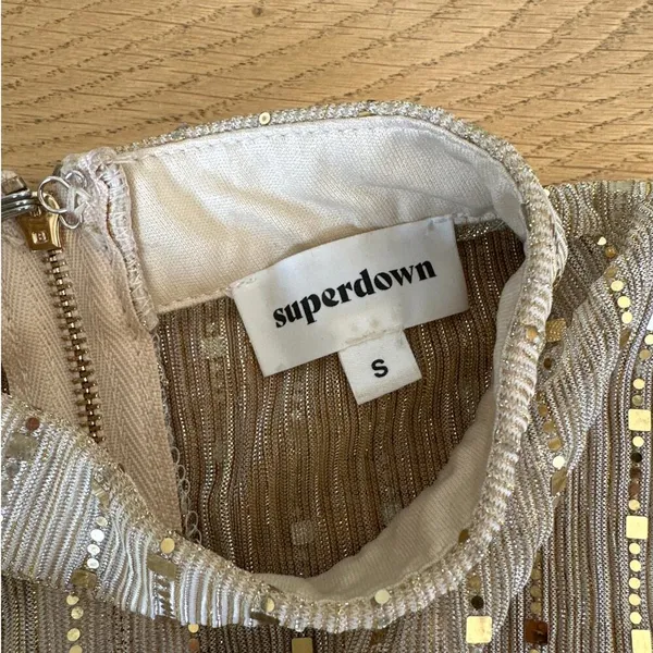Superdown - Sia Long Sleeve Sequin Crop Top in Gold Nude Metallic - Image 4