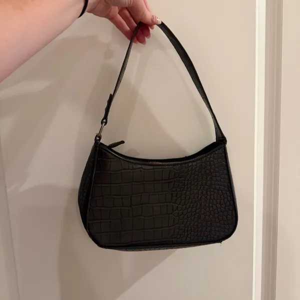 Urban Outfitters Black Croc-Textured Shoulder Bag - Image 3