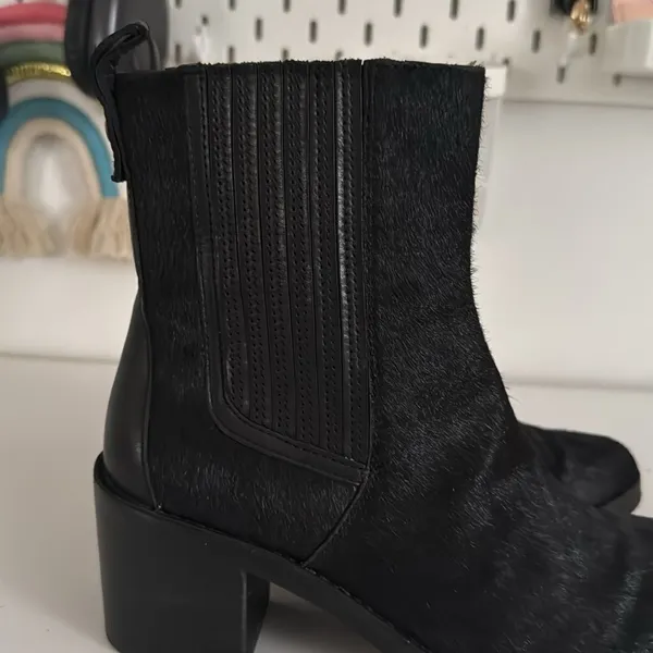 UGG Camden Exotic Chelsea Boots EUC - Image 3
