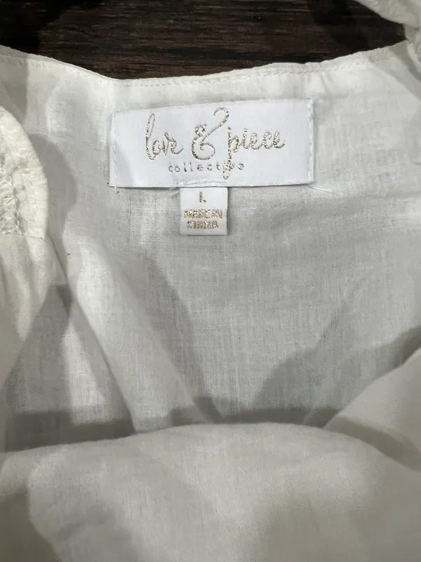 Dillard's Cream Top - Image 3