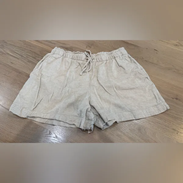 Gap linen blend pull on short khaki sand tan size medium - Image 4