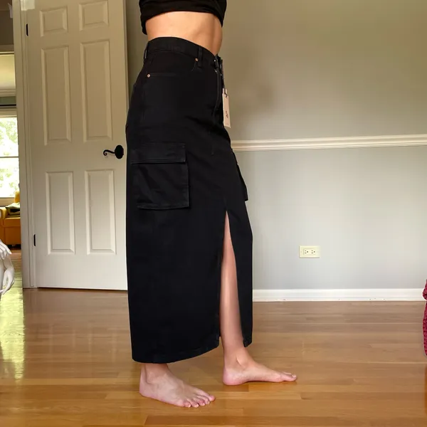 Sincerely Jules Women’s Black Denim Cargo Maxi Skirt Size 5/26 NWT - Image 2