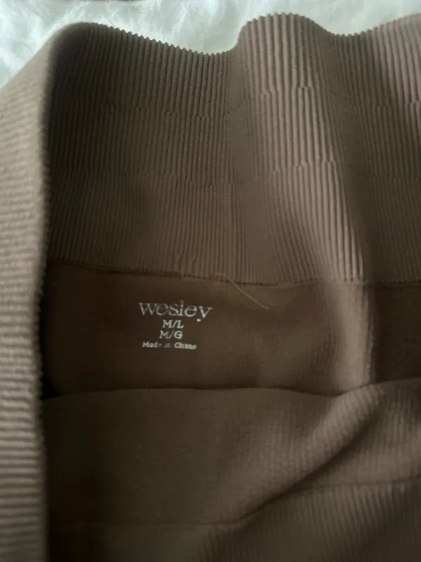 Wesley Brown set Size M/L - Image 3