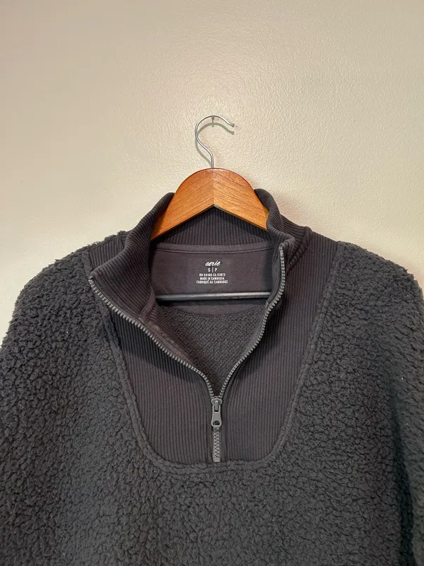 Gray aerie size small oversized Sherpa - Image 2