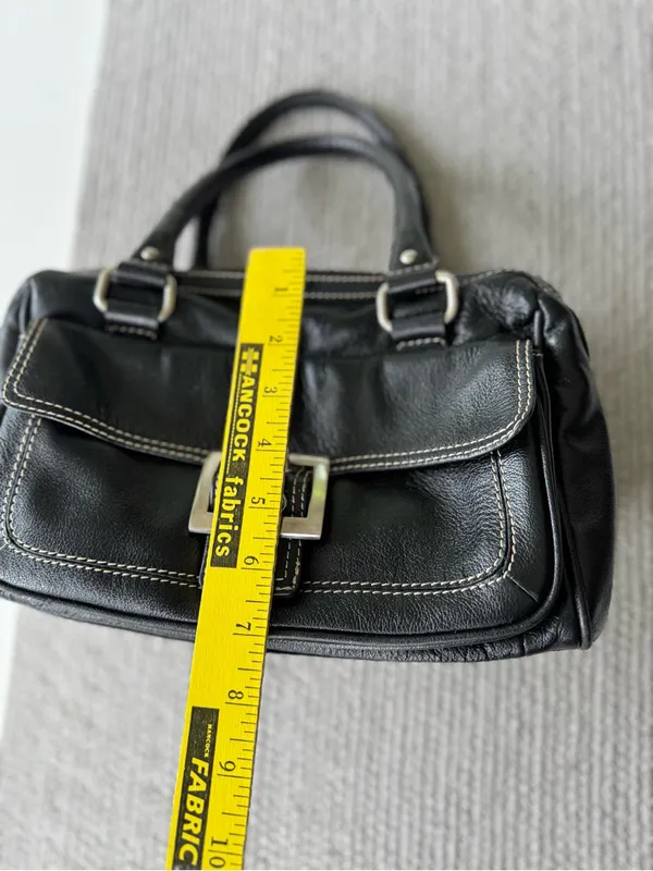 Vintage Y2K Wilson’s Leather Black Leather Purse with Oversized Silver Buckle - Image 8