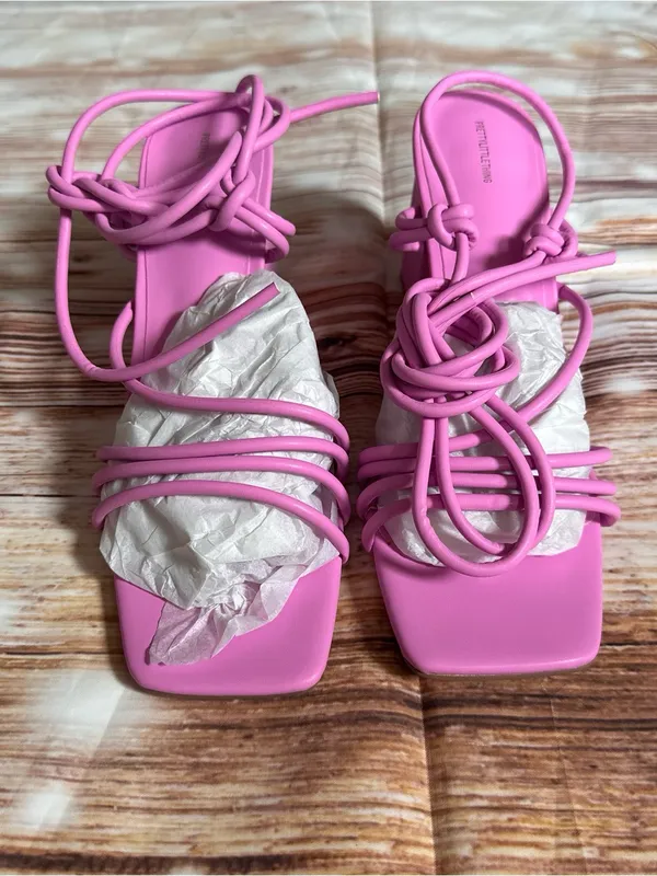 PRETTYLITTLETHING Pink Square Toe Strappy Low 4” Block Heeled Sandals Size 8 NIB - Image 3