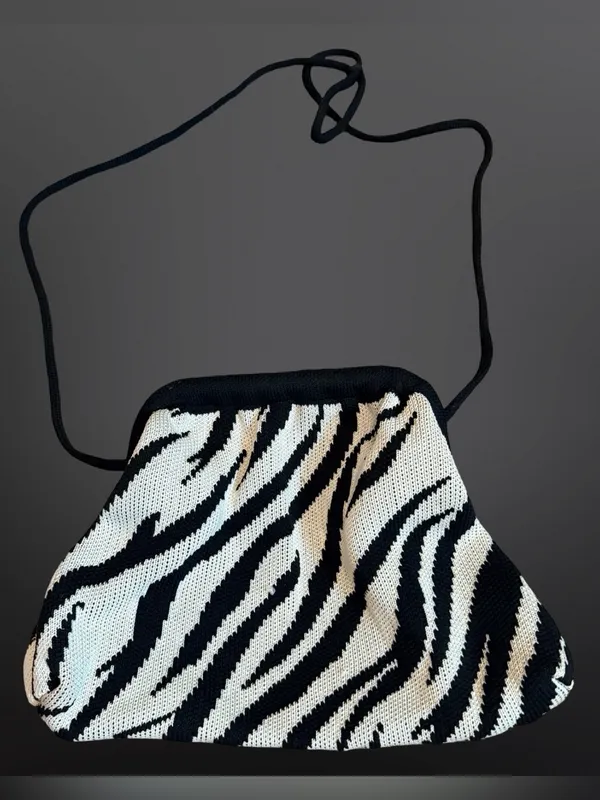 🦓 ZEBRA PRINT KNIT DUMPLING CLUTCH | 2 - Image 2