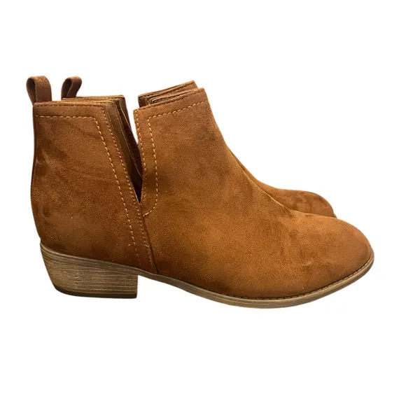 Journee Collection Rimi Brown Faux‎ Suede Block Heel Ankle Booties Size 9 - Image 3
