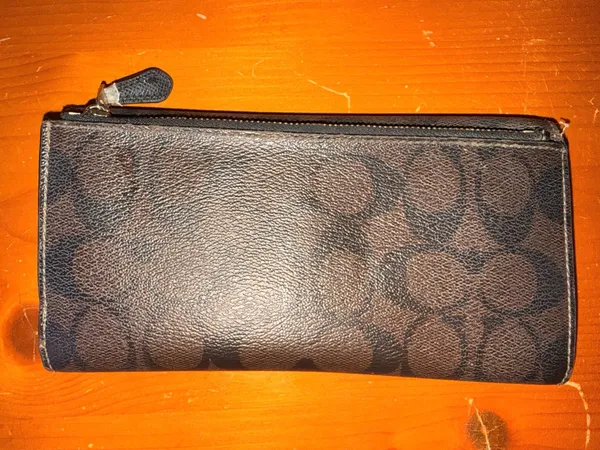 Coach Card Wallet Full Size - Image 2