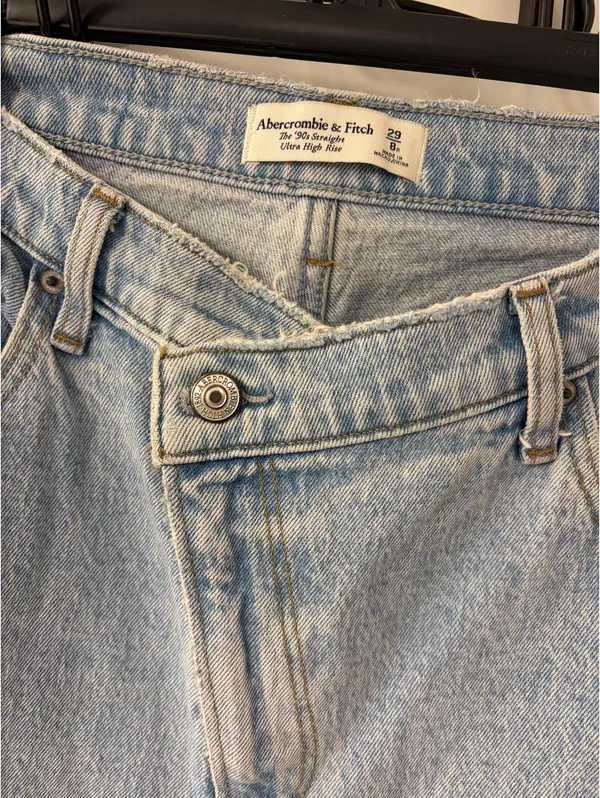 Abercrombie 90s Straight Ultra High-Rise Jeans - Image 3
