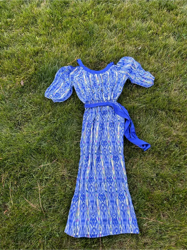 Hot and Hollywood cold shoulder maxi dress size medium blue, yellow white spring - Image 2