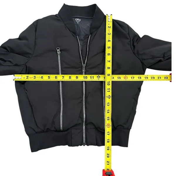 ALO Yoga Off Duty Bomber Down Filled Puffer Athleisure Classic black size XS - Image 5