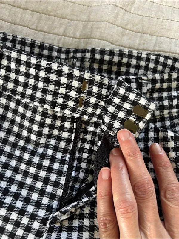 Old Navy, pixie straight ankle, black white gingham cotton pants 8 - Image 4