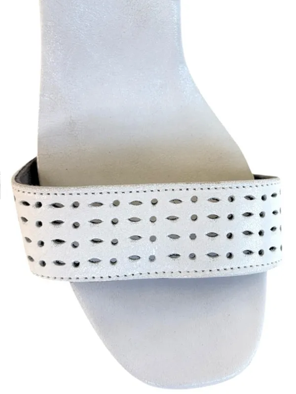 Like New Bali ELF Leather Heeled Sandals White Size 8 - Image 7