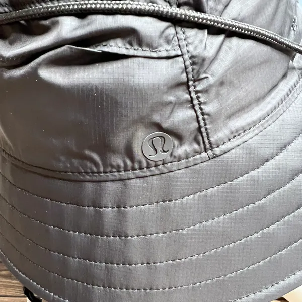 Lululemon Patch Logo Bucket Hat NWT Size S/M (Black) - Image 8