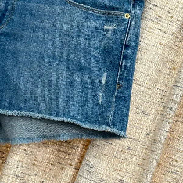 FRAME Denim Le Cutoff Distressed Raw Hem Denim Shorts - Image 3